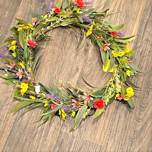 At Home Daisy & Lavender 18in.  Wreath - Picture 3 of 3